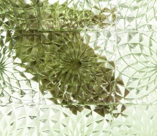 van-tetterode-glass-studio-pressed-colour-glass-gla276-7-960x640